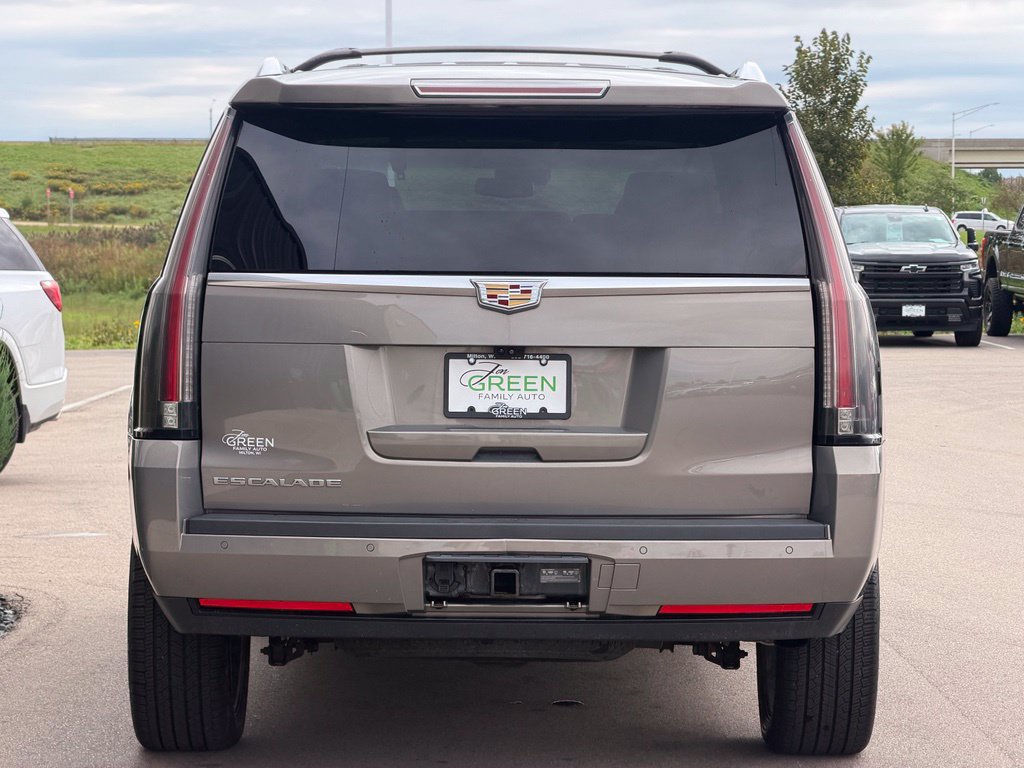 Used 2017 Cadillac Escalade Premium Luxury AWD/4WD image 9