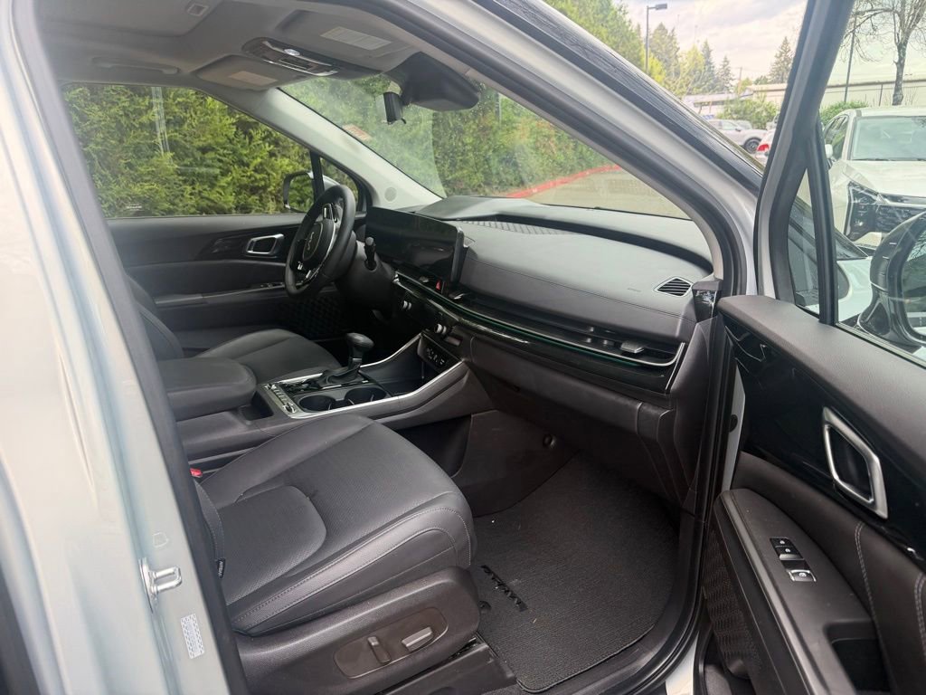 Used 2026 Kia Carnival SX Prestige image 14