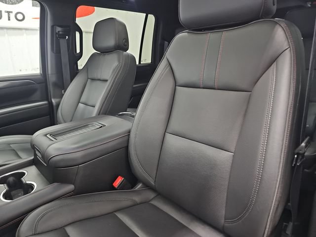 Used 2024 Chevrolet Suburban RST w/ Luxury Package AWD/4WD image 40