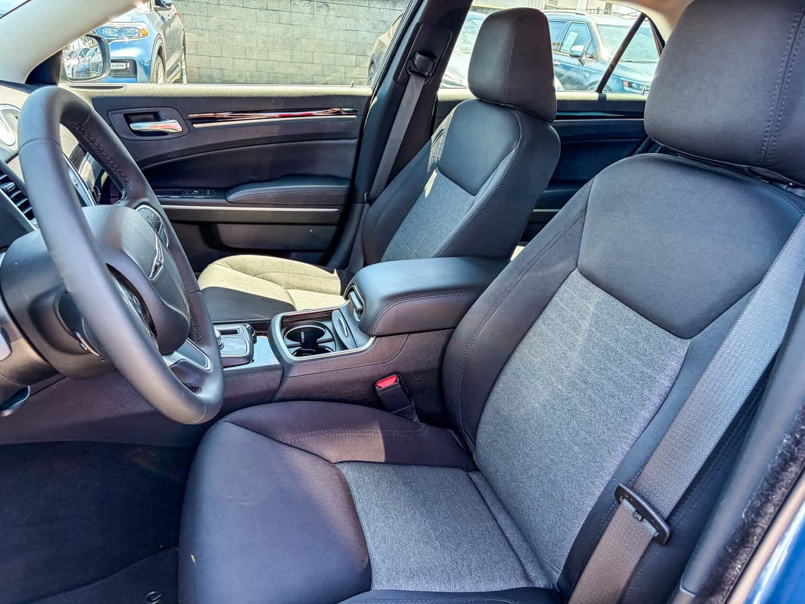 Used 2023 Chrysler 300 Touring w/ Sport Appearance Package RWD image 17