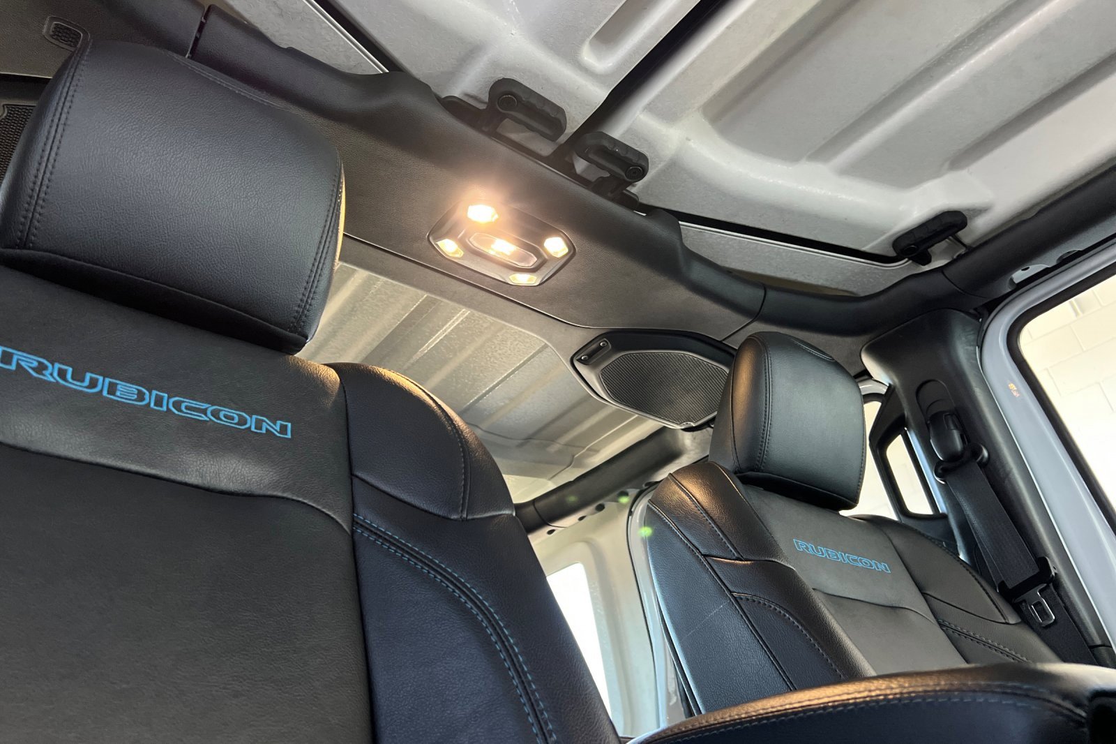 Used 2022 Jeep Wrangler Unlimited Rubicon 4xe w/ Steel Bumper Group image 17