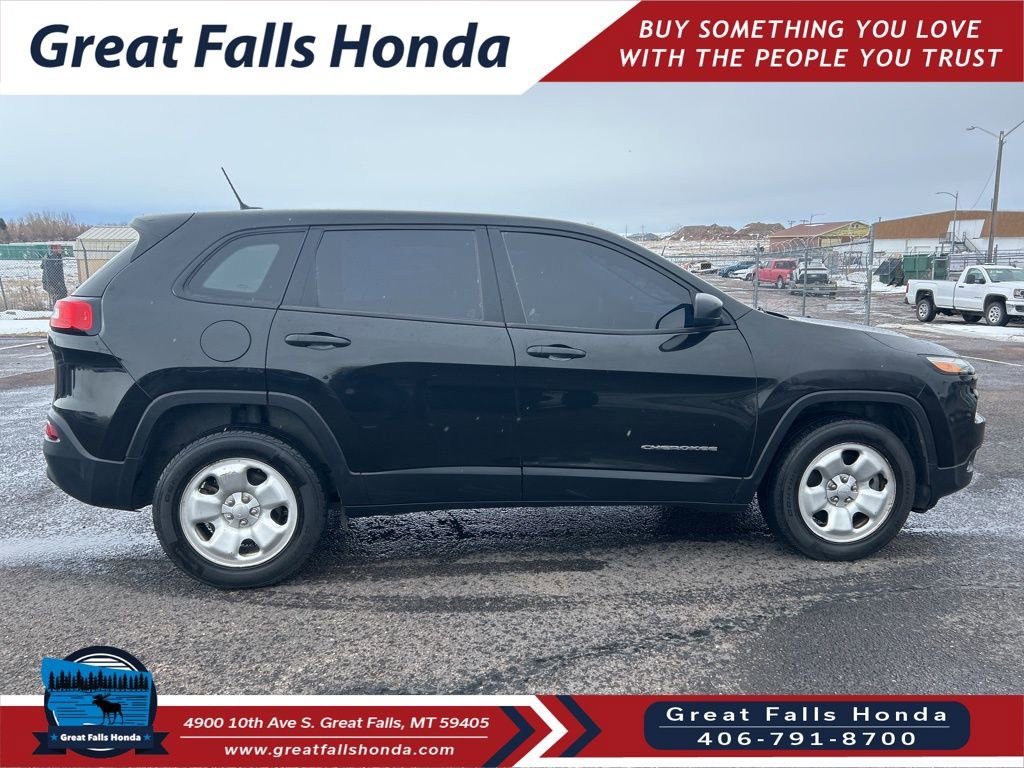 Used 2016 Jeep Cherokee Sport image 10