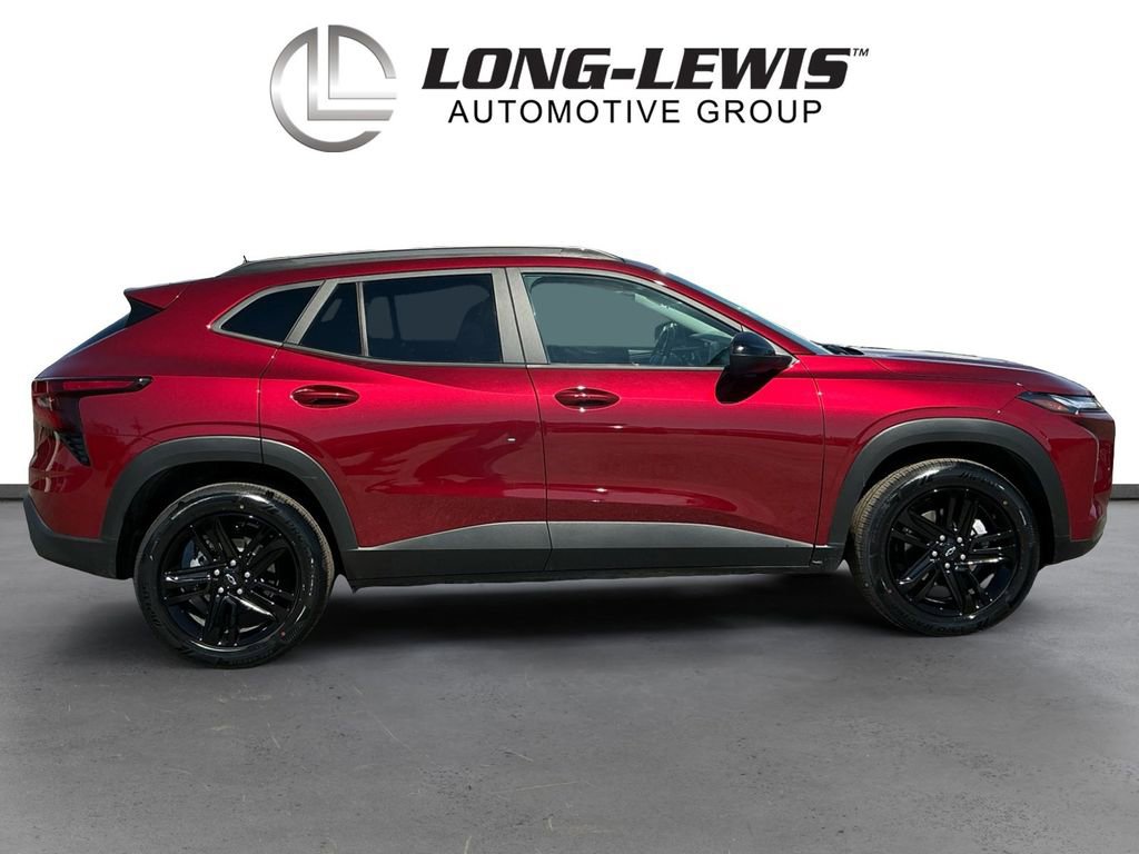 Used 2024 Chevrolet Trax ACTIV w/ Sunroof Package image 8