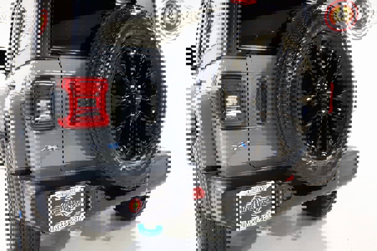 Used 2022 Jeep Wrangler Unlimited Sahara w/ Cold Weather Group image 87