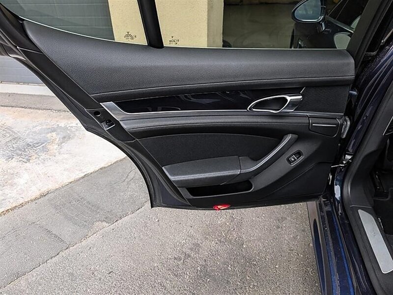 Used 2012 Porsche Panamera S RWD image 23