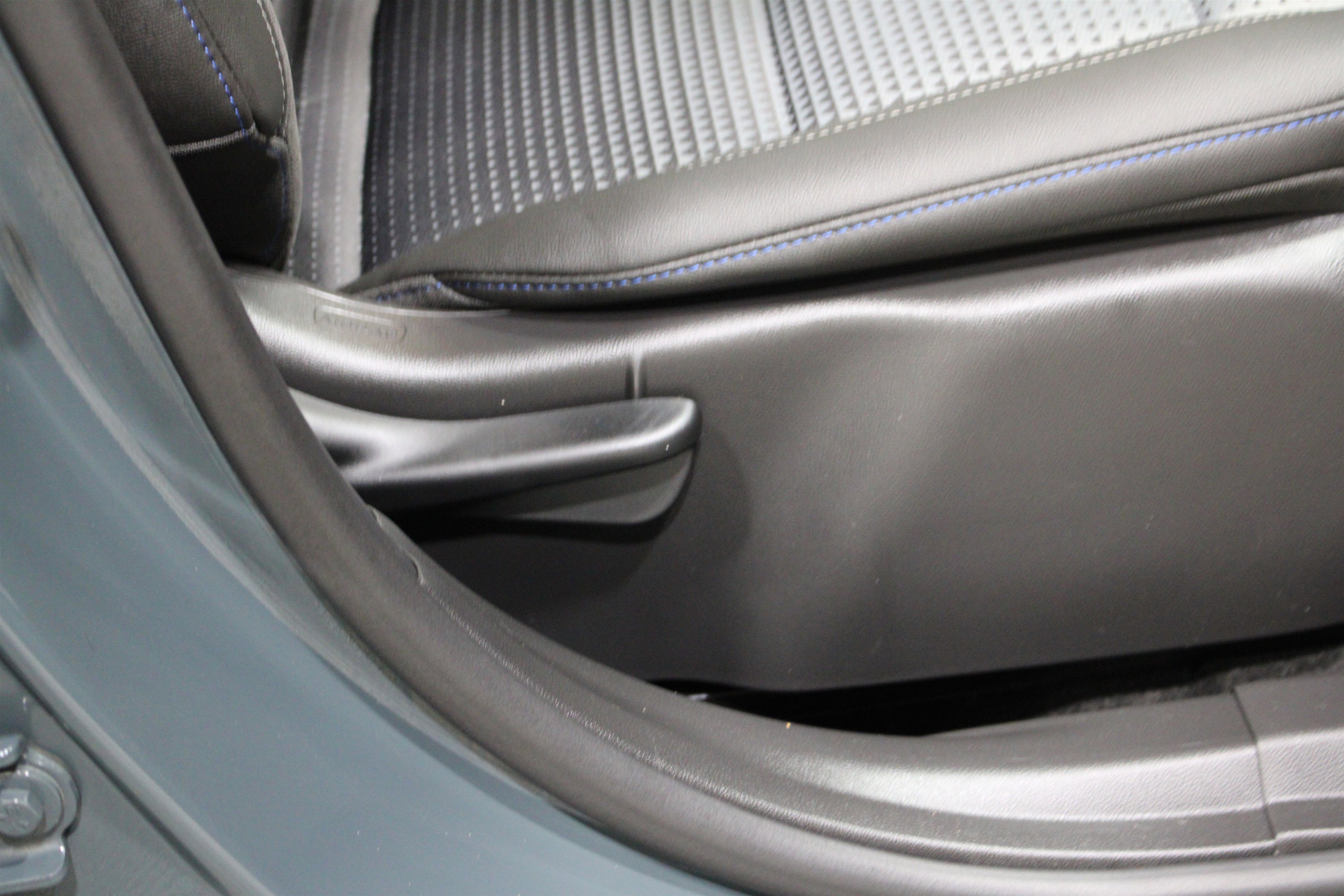 Used 2025 Chevrolet Trax LT w/ LT Convenience Package FWD image 23