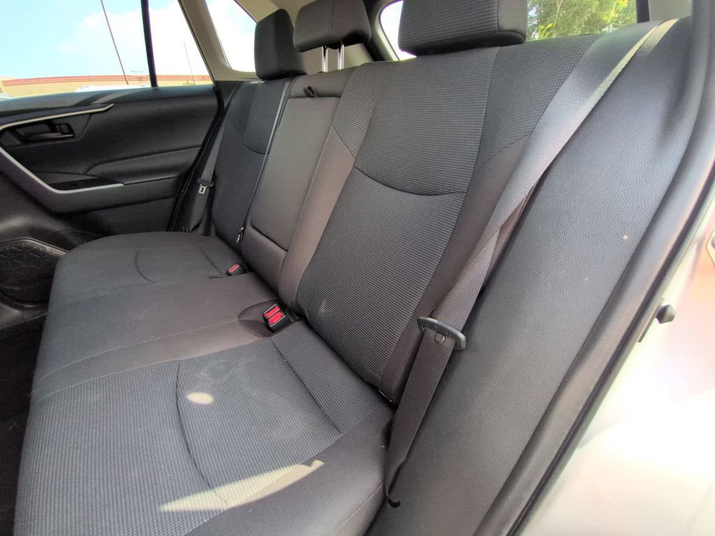 Used 2025 Toyota RAV4 LE FWD image 27