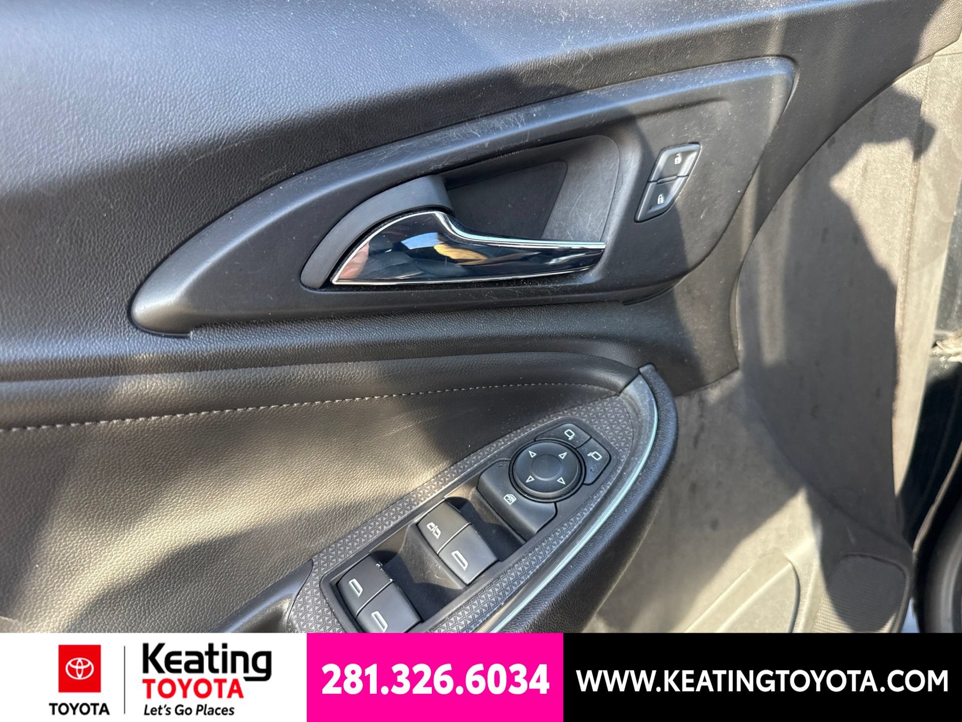 Used 2017 Chevrolet Malibu LT w/ Leather Package FWD image 10