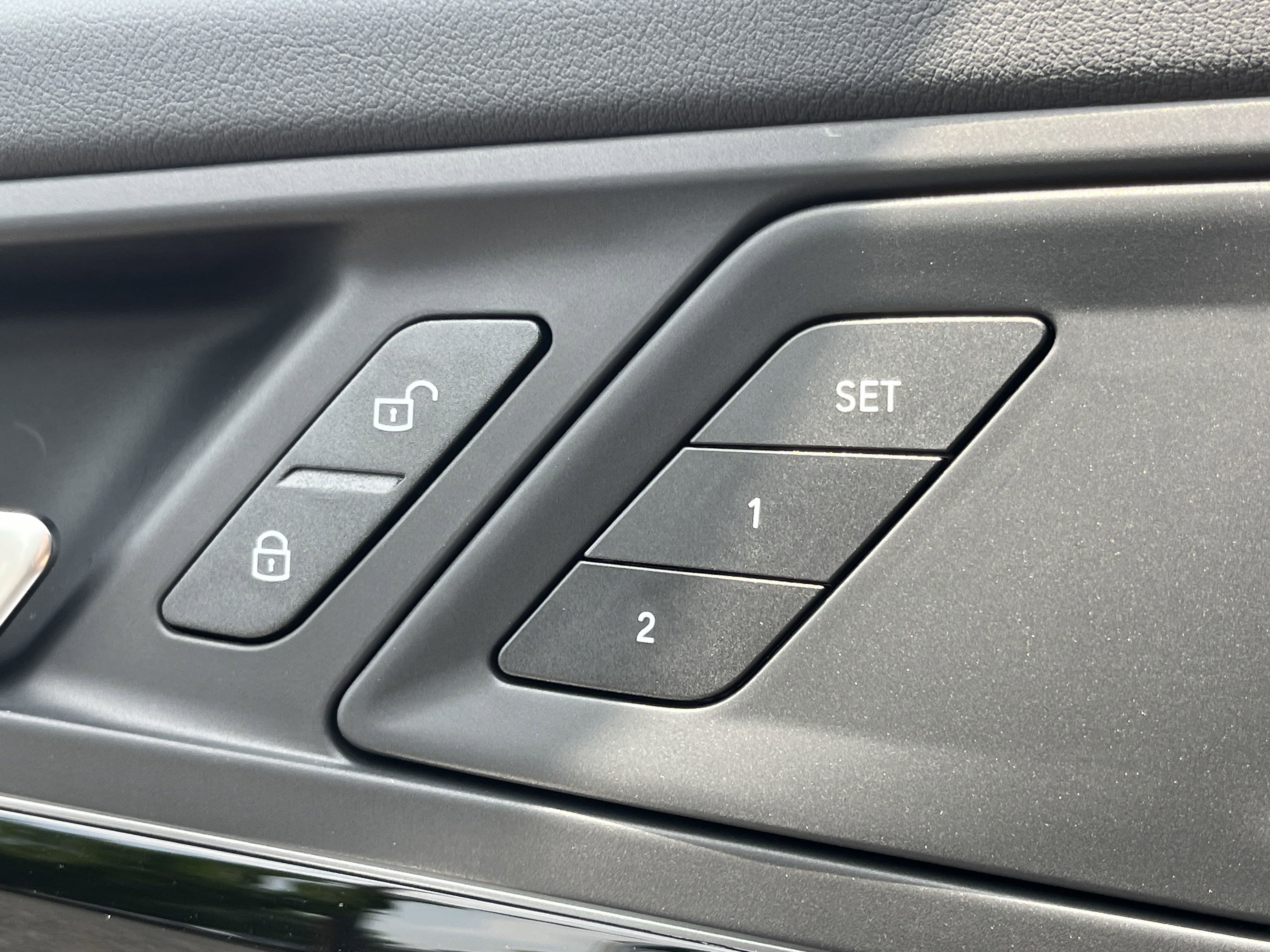 New 2025 BMW X1 xDrive28i w/ Convenience Package image 18