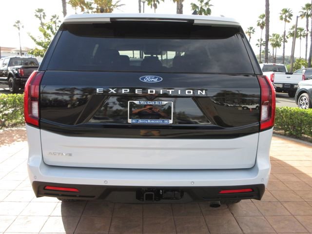 Certified 2025 Ford Expedition Active image 3