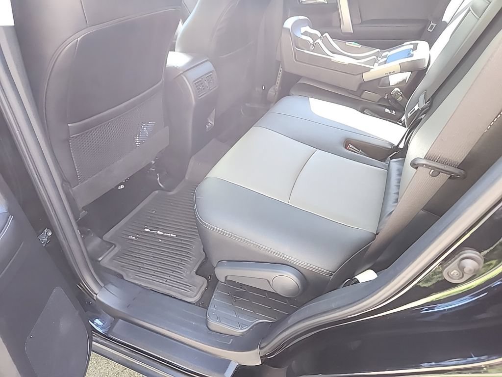 Used 2022 Toyota 4Runner SR5 Premium w/ Moonroof Package AWD/4WD image 6