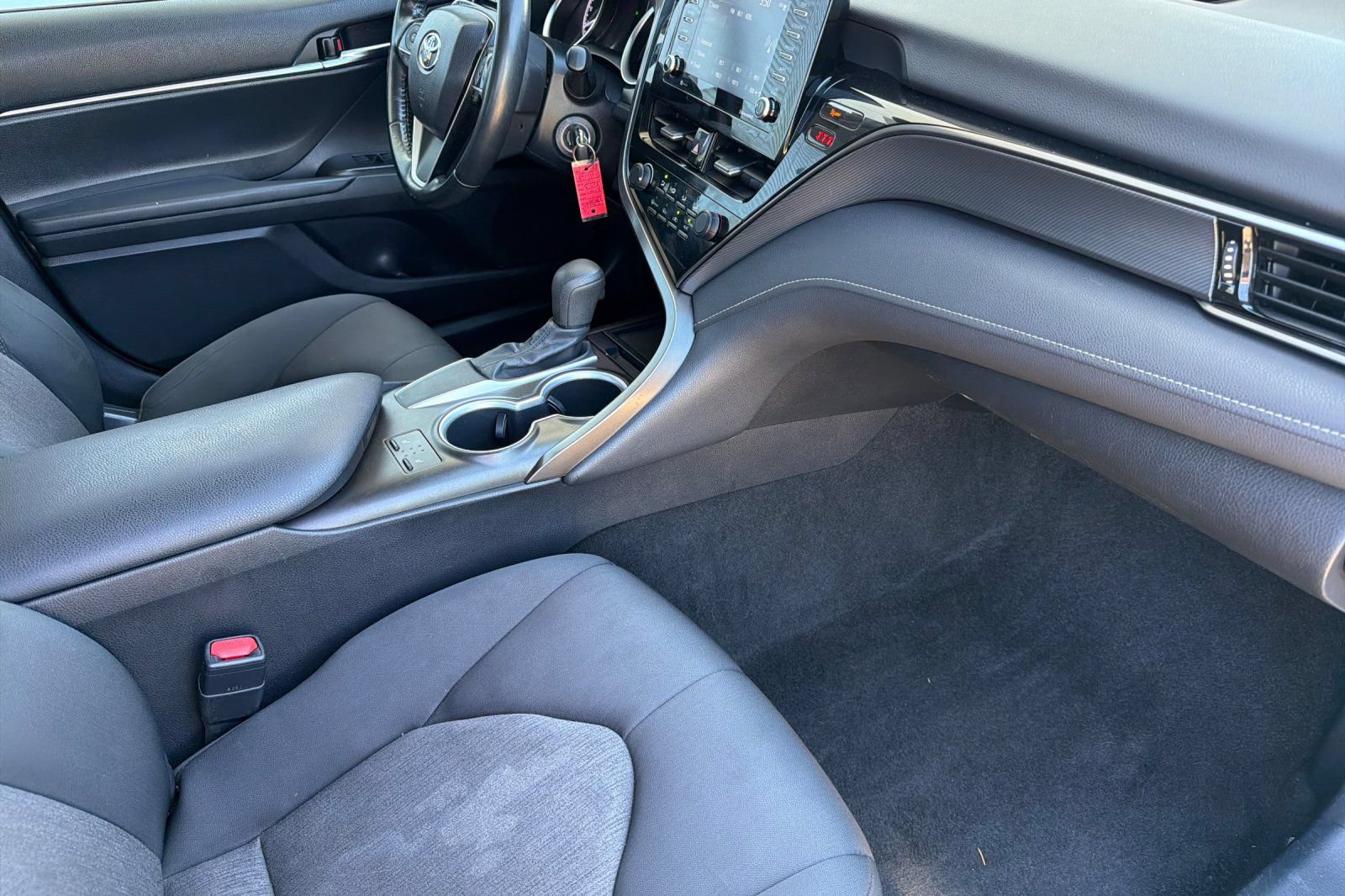 Used 2021 Toyota Camry LE w/ Cold Weather Package FWD image 15
