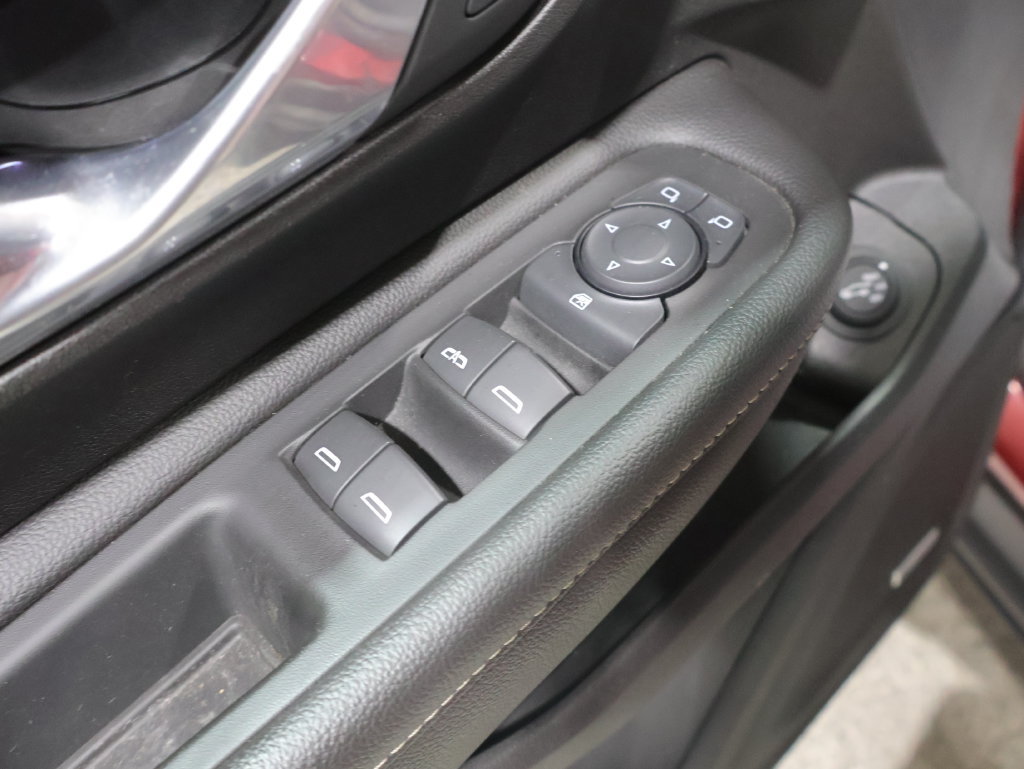 Used 2018 GMC Terrain Denali w/ Advanced Safety Package AWD/4WD image 15