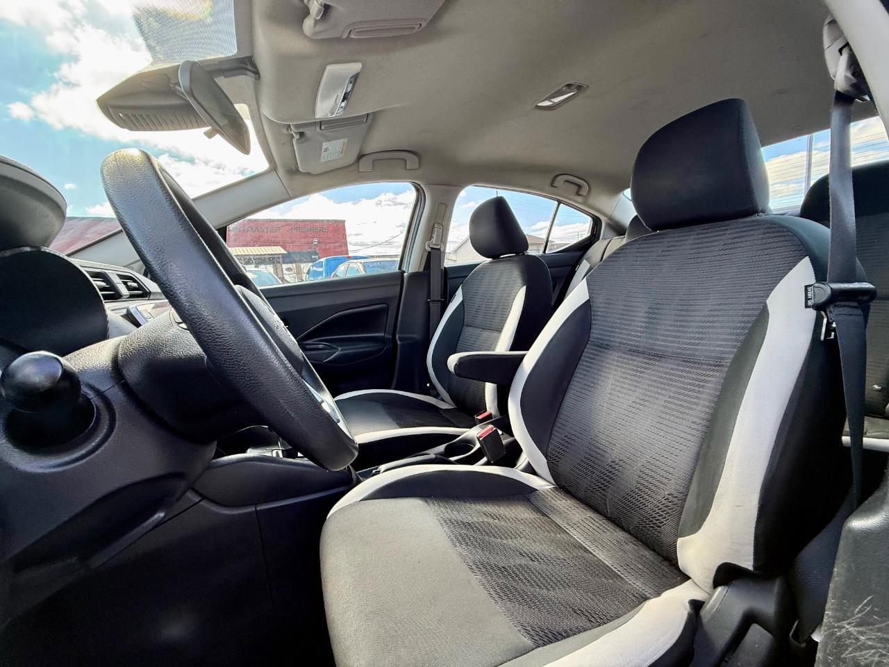 Used 2020 Nissan Versa SV FWD image 15