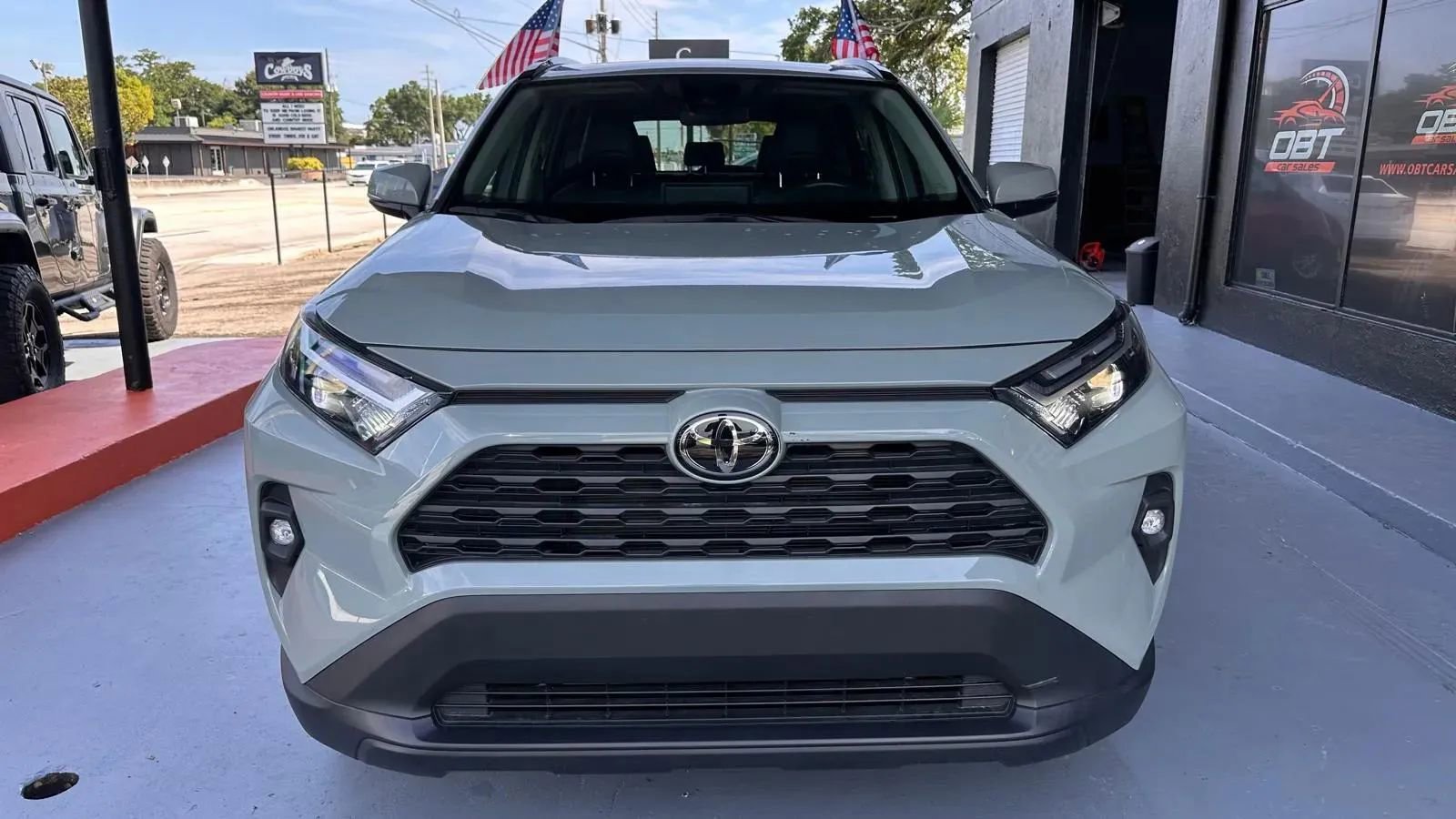 Used 2023 Toyota RAV4 XLE Premium image 3