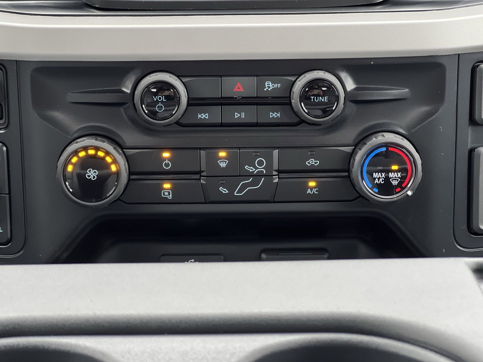 New 2026 Ford F250 XL w/ XL Chrome Package image 20