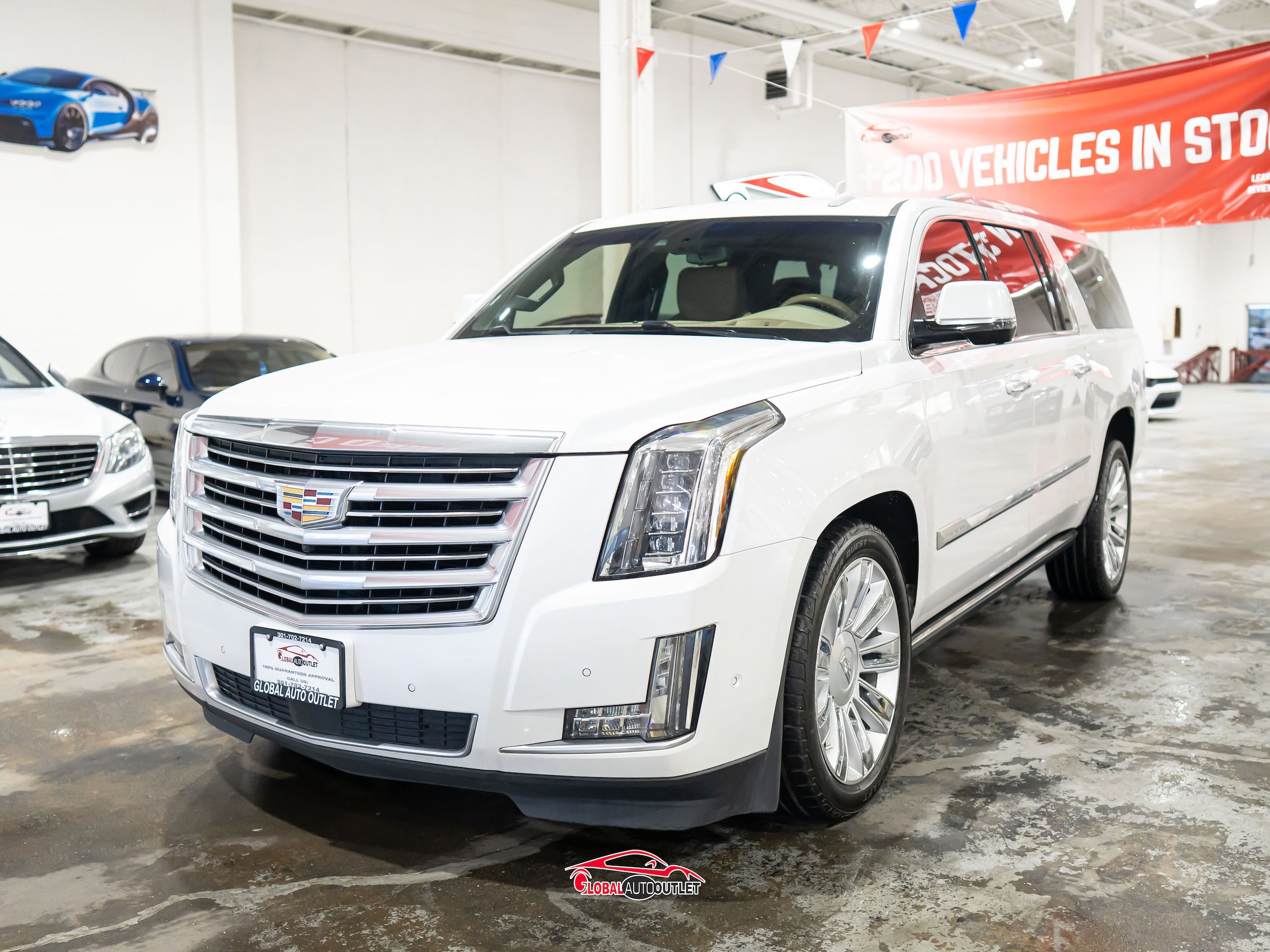Used 2018 Cadillac Escalade ESV Platinum AWD/4WD image 3