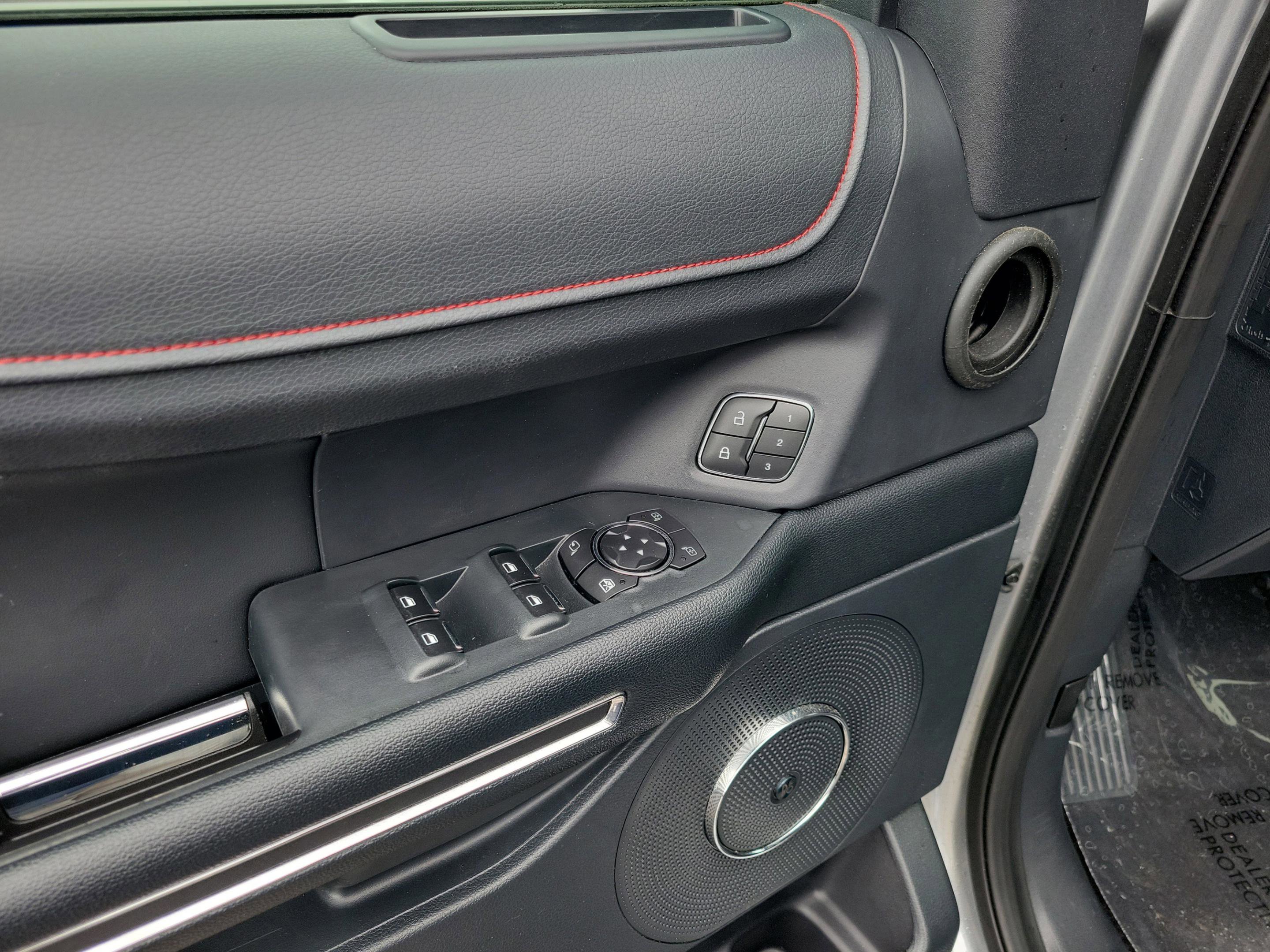 Used 2022 Ford Expedition Limited RWD image 17
