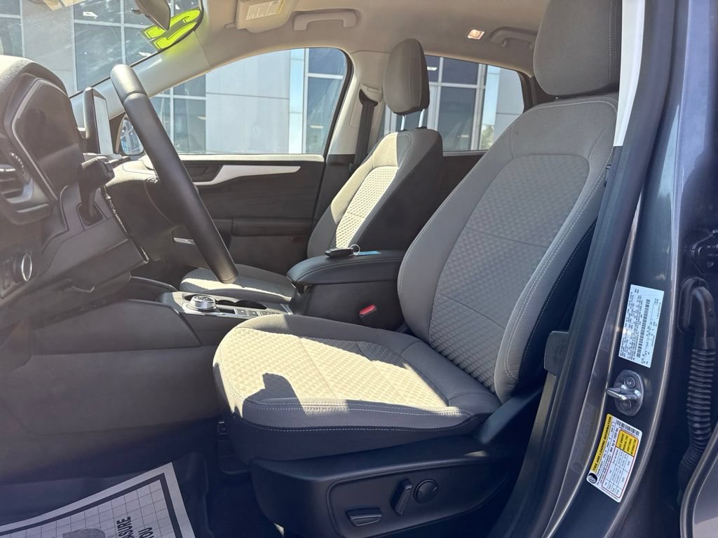 Used 2022 Ford Escape SE w/ Convenience Package FWD image 12