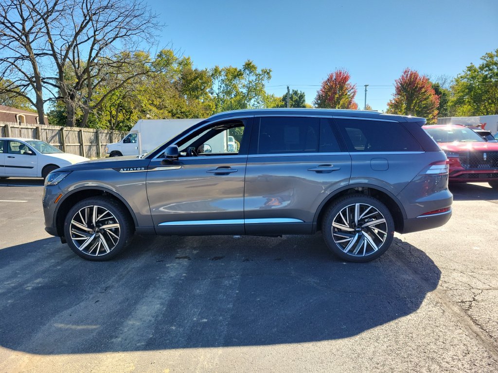New 2027 Lincoln Aviator Reserve AWD/4WD image 7