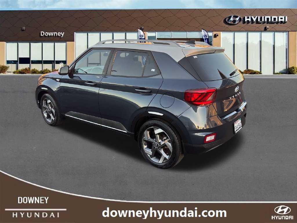 Used 2022 Hyundai Venue Limited FWD image 3