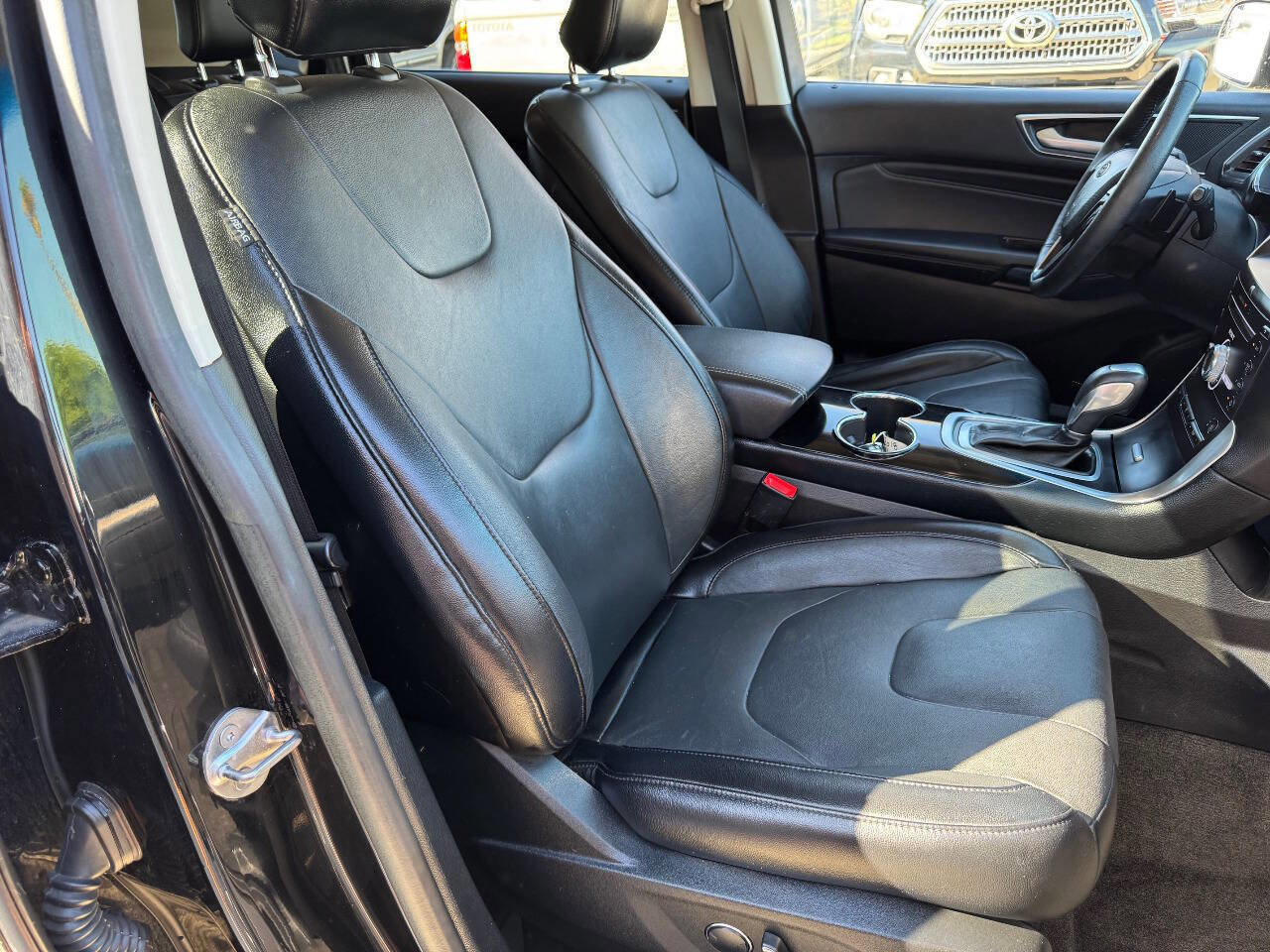 Used 2018 Ford Edge Titanium image 19