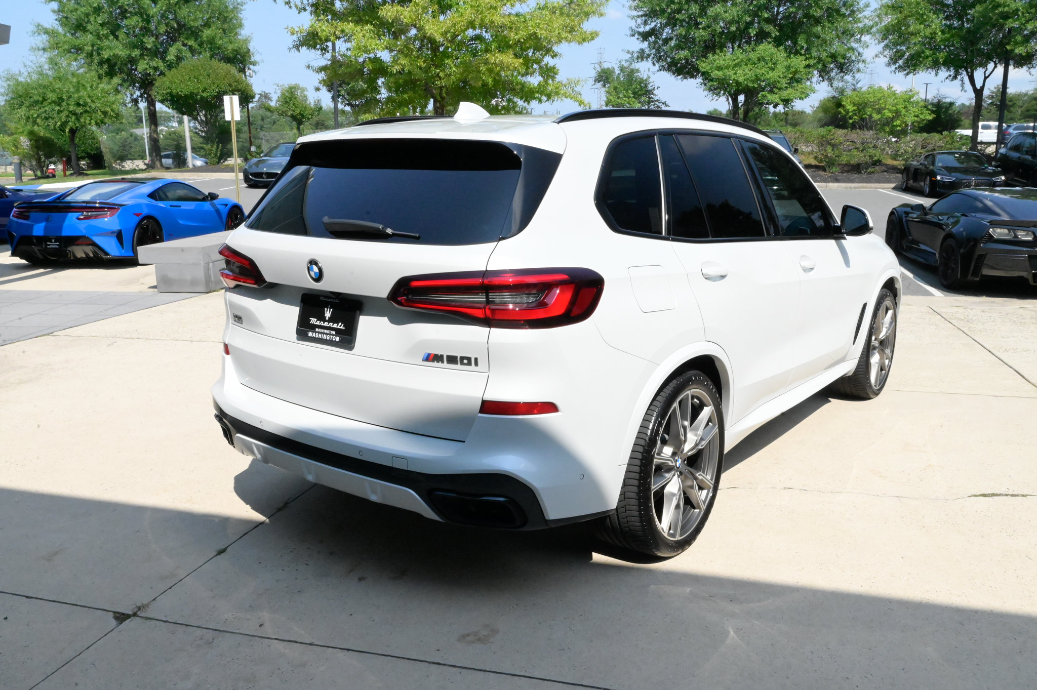 Used 2022 BMW X5 M50i w/ Executive Package AWD/4WD image 5