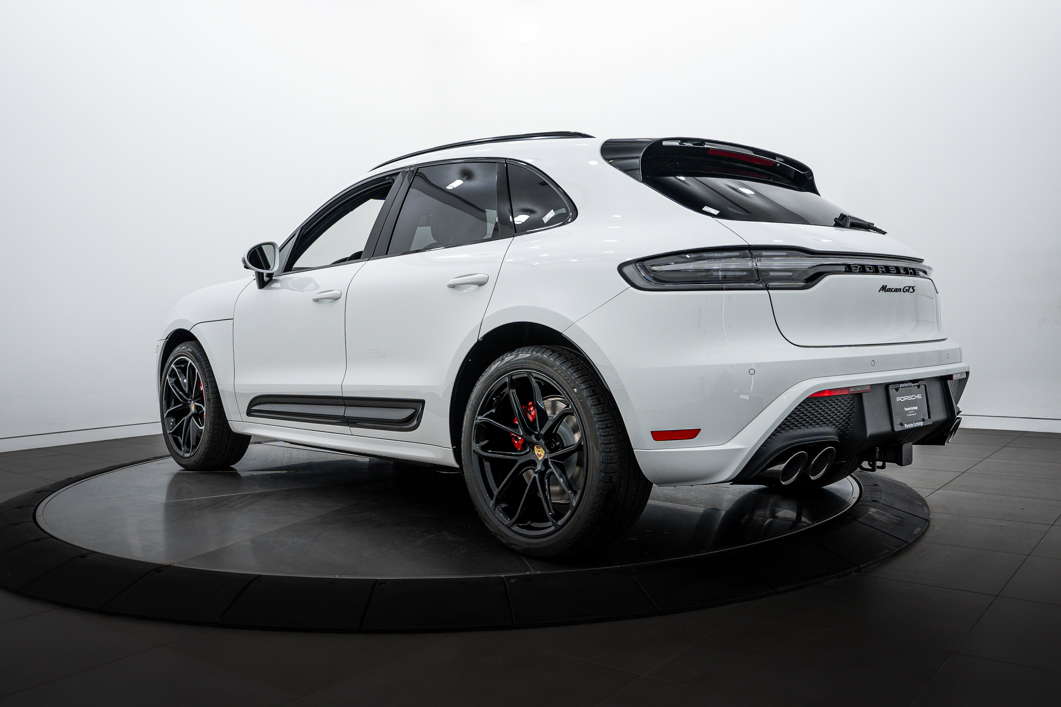 New 2026 Porsche Macan GTS image 3