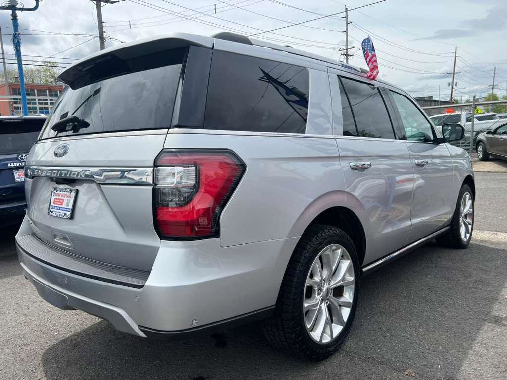 Used 2019 Ford Expedition Limited w/ Equipment Group 302A AWD/4WD image 11