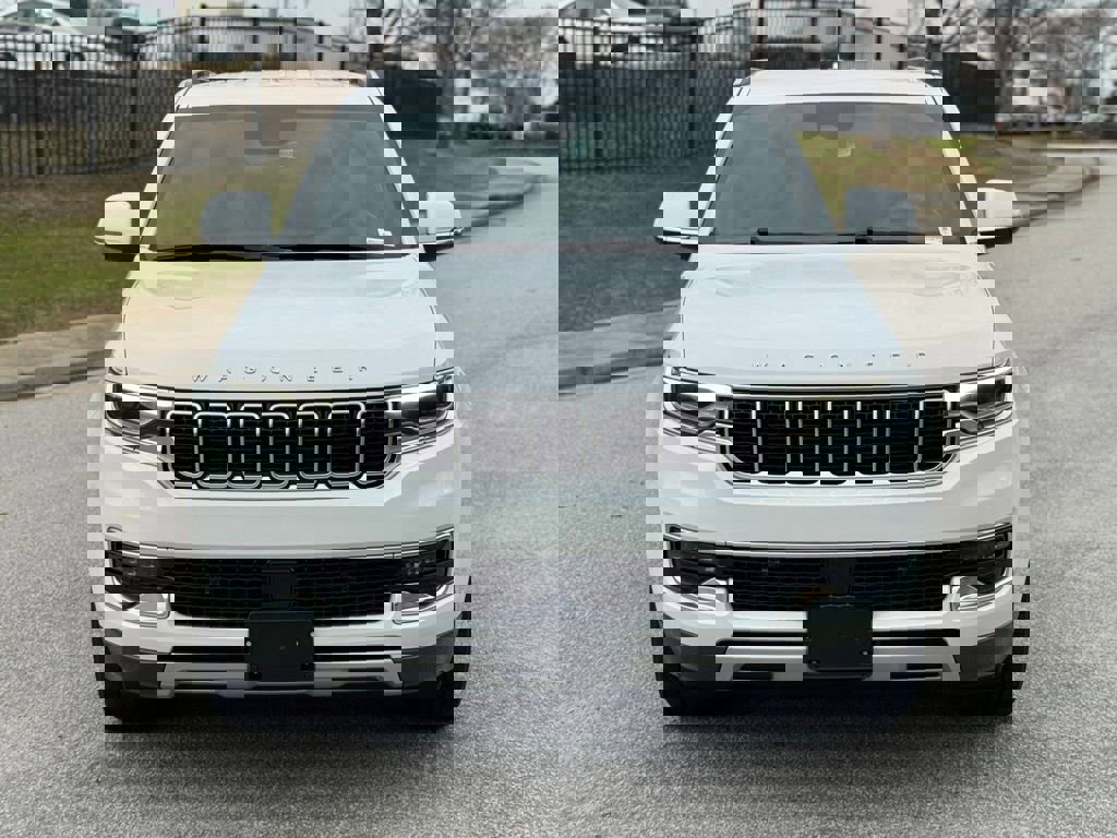 Used 2022 Jeep Wagoneer Series II image 12