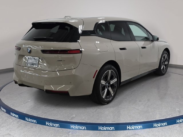 Certified 2026 BMW iX xDrive45 AWD/4WD image 5
