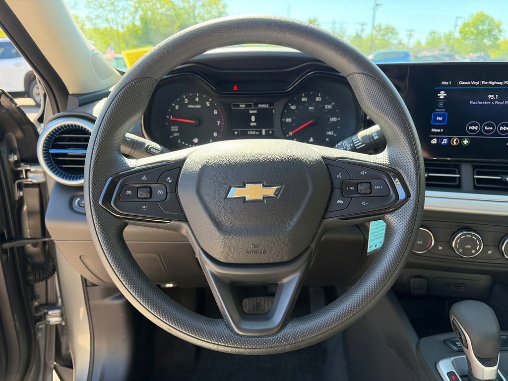 Used 2024 Chevrolet Trax LS w/ LS Convenience Package FWD image 23
