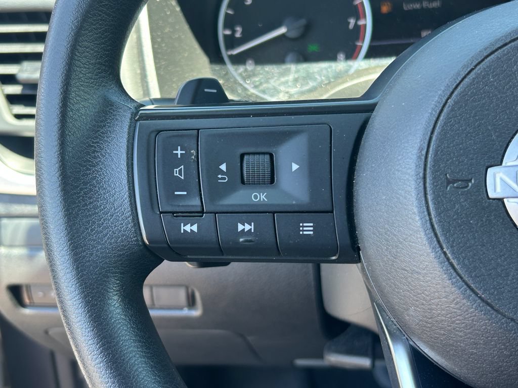 Used 2024 Nissan Rogue S AWD/4WD image 20