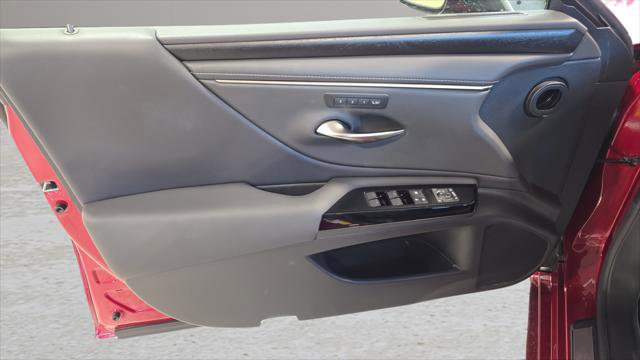 Certified 2022 Lexus ES 350 w/ Premium Package image 9