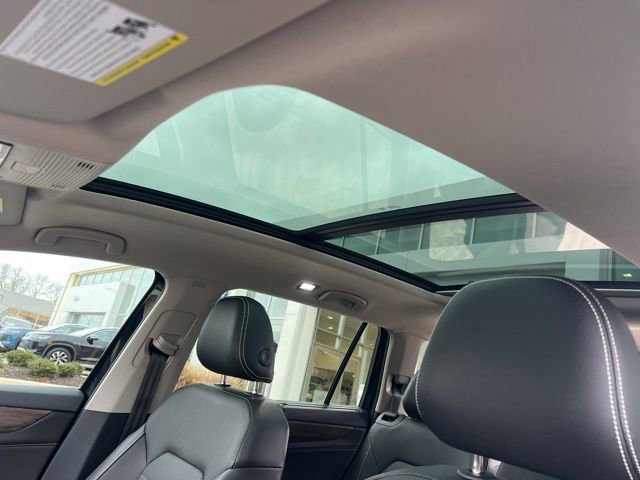 Certified 2025 Volkswagen Atlas SEL image 32