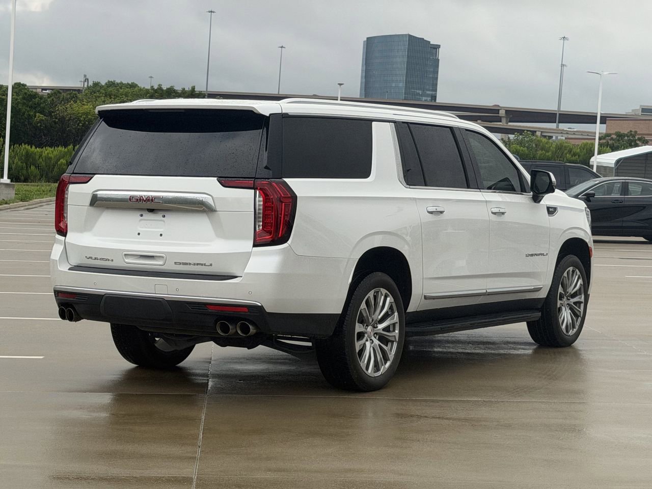 Used 2024 GMC Yukon XL Denali w/ Max Trailering Package AWD/4WD image 4
