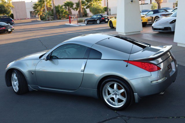 Used 2006 Nissan 350Z Enthusiast w/ (N93) Cargo Convenience Pkg image 16