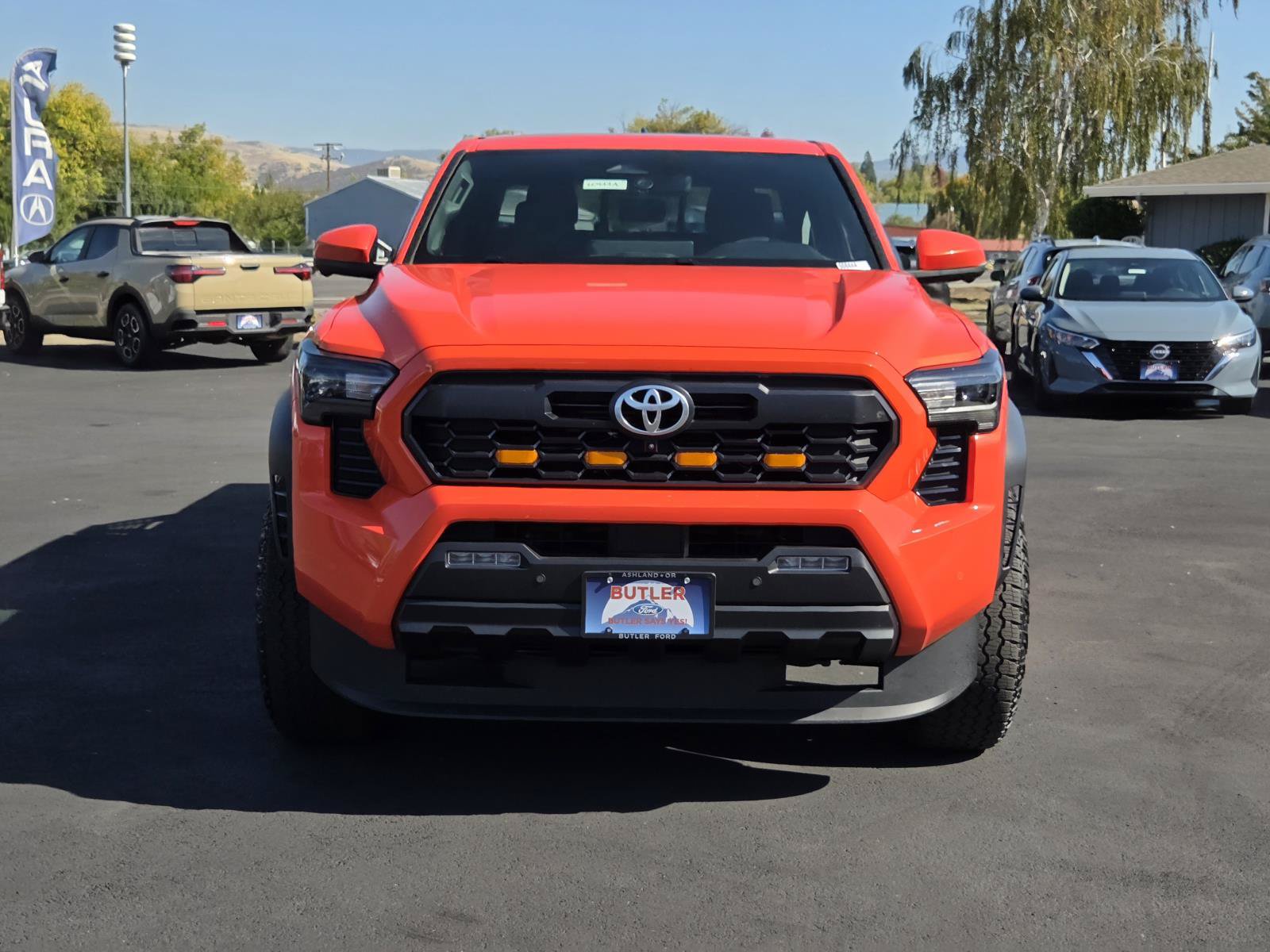 Used 2024 Toyota Tacoma TRD Off-Road w/ TRD Off Road Premium Package AWD/4WD image 2