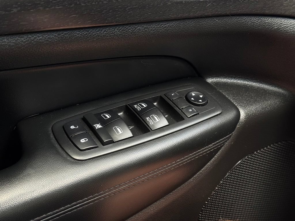 Used 2018 Jeep Grand Cherokee Laredo RWD image 26