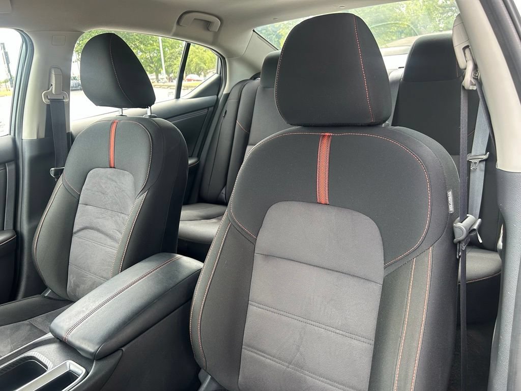 Used 2025 Nissan Sentra SR FWD image 11
