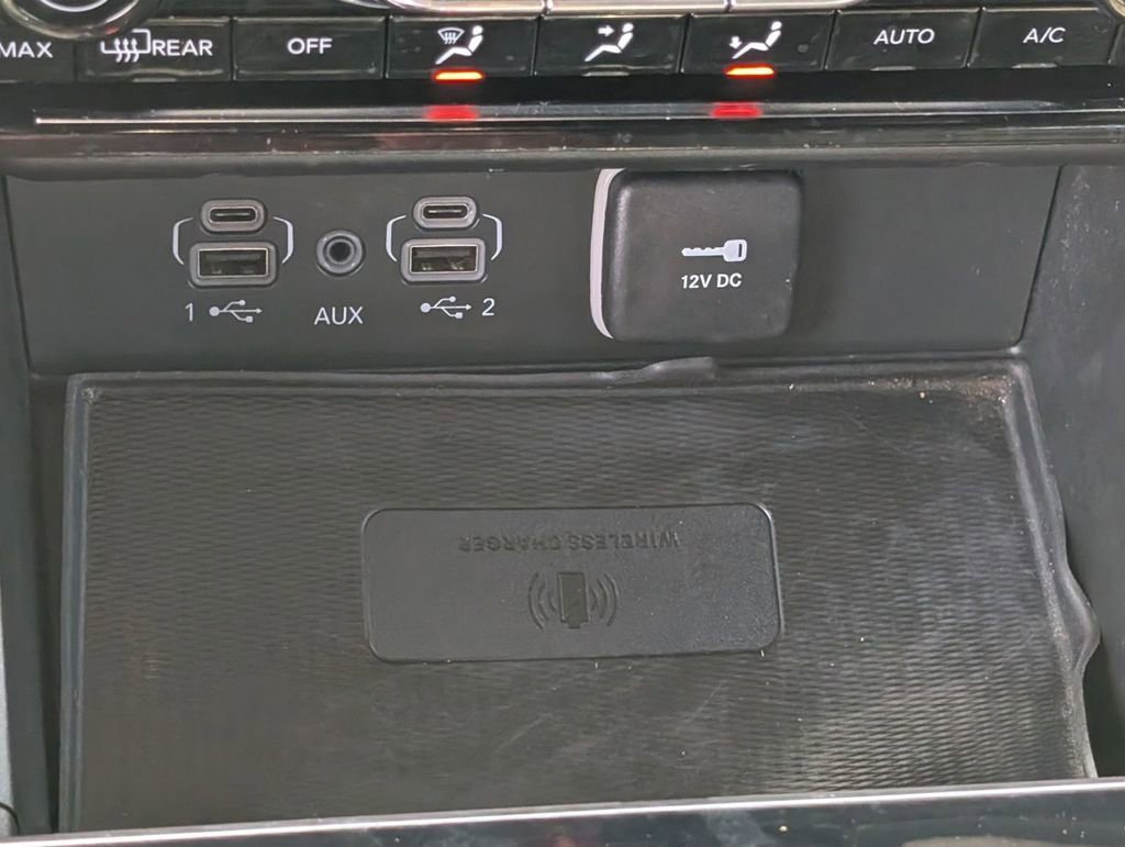 Used 2024 Jeep Grand Cherokee L Altitude image 33