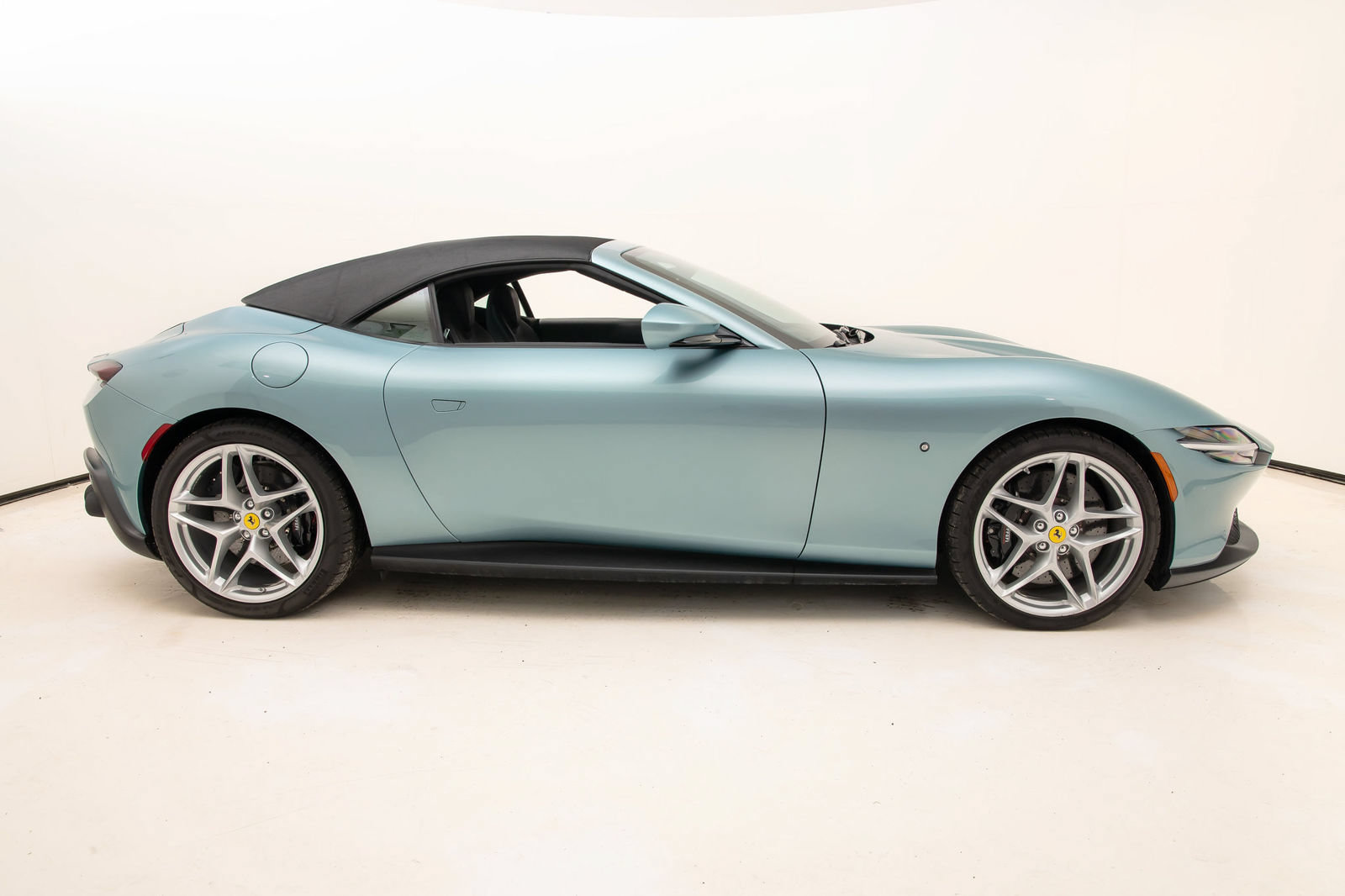 Certified 2025 Ferrari Roma Spider RWD image 26