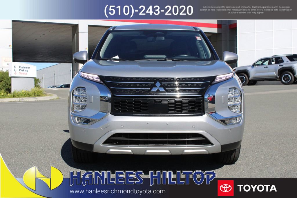 Used 2024 Mitsubishi Outlander SE image 4