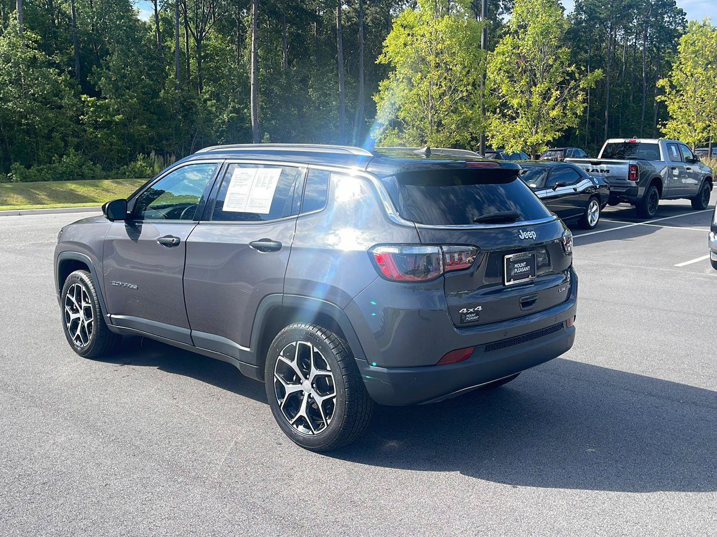 Used 2024 Jeep Compass Limited AWD/4WD image 5
