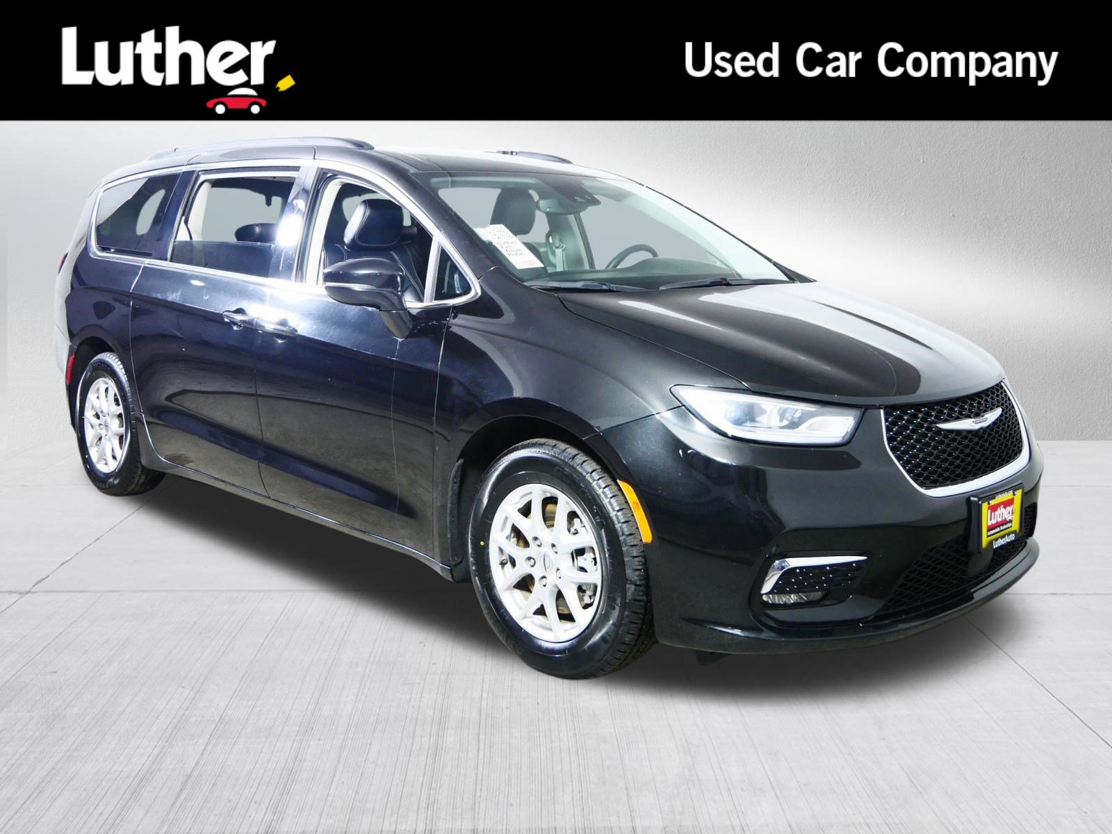 Used 2022 Chrysler Pacifica Touring-L image 1