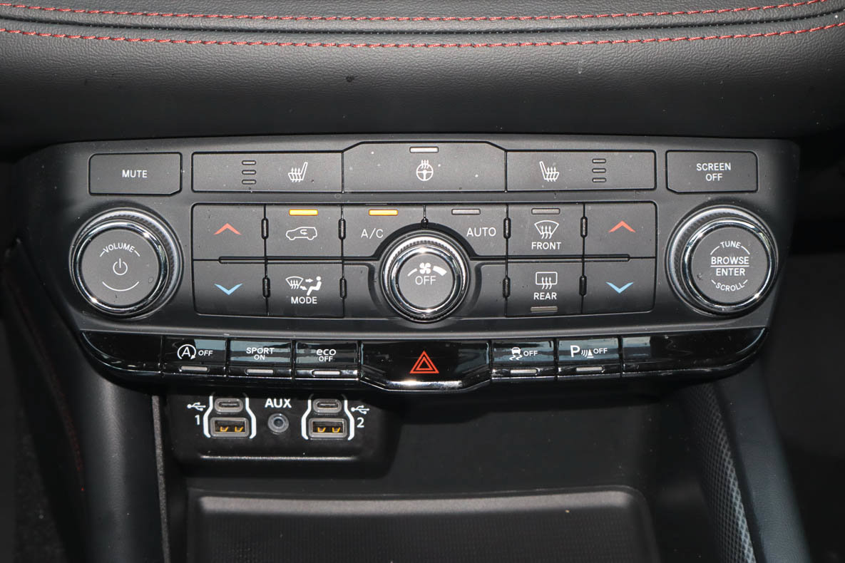 Used 2025 Dodge Durango GT w/ Blacktop Package RWD image 21