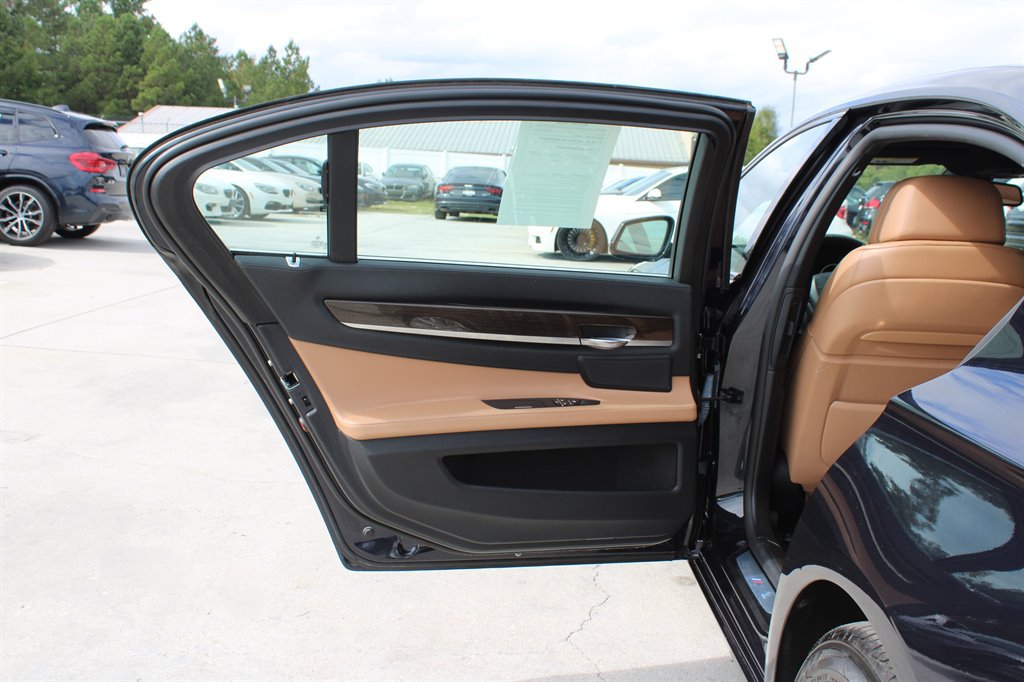 Used 2012 BMW 750Li xDrive AWD/4WD image 28