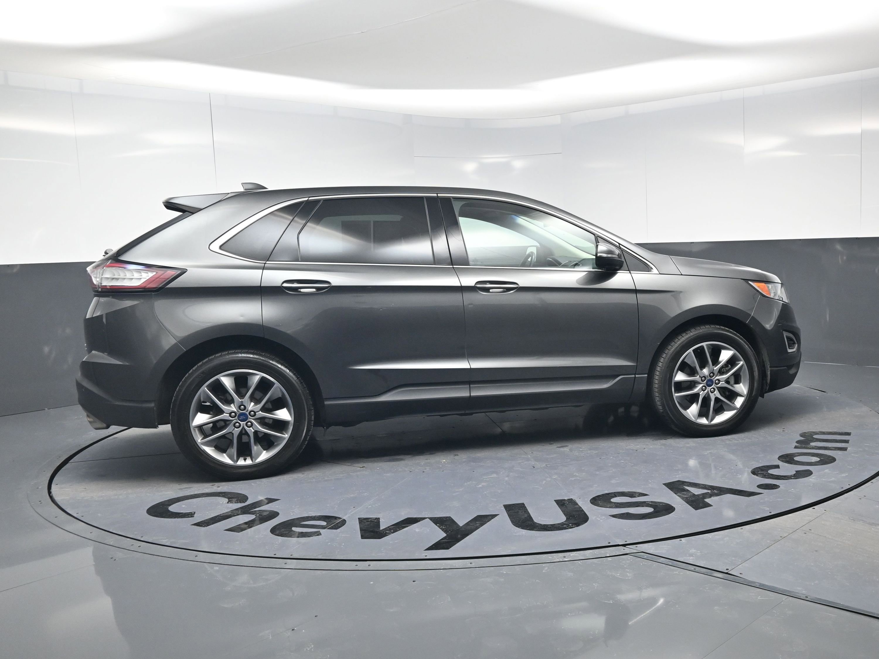 Used 2016 Ford Edge Titanium w/ Equipment Group 301A AWD/4WD image 10