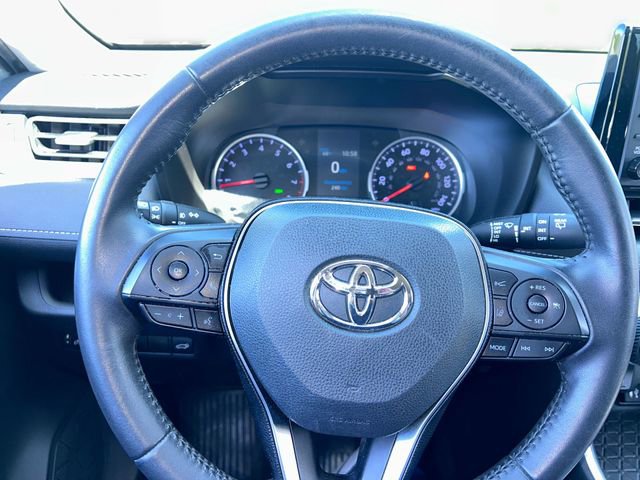 Used 2019 Toyota RAV4 XLE Premium FWD image 18