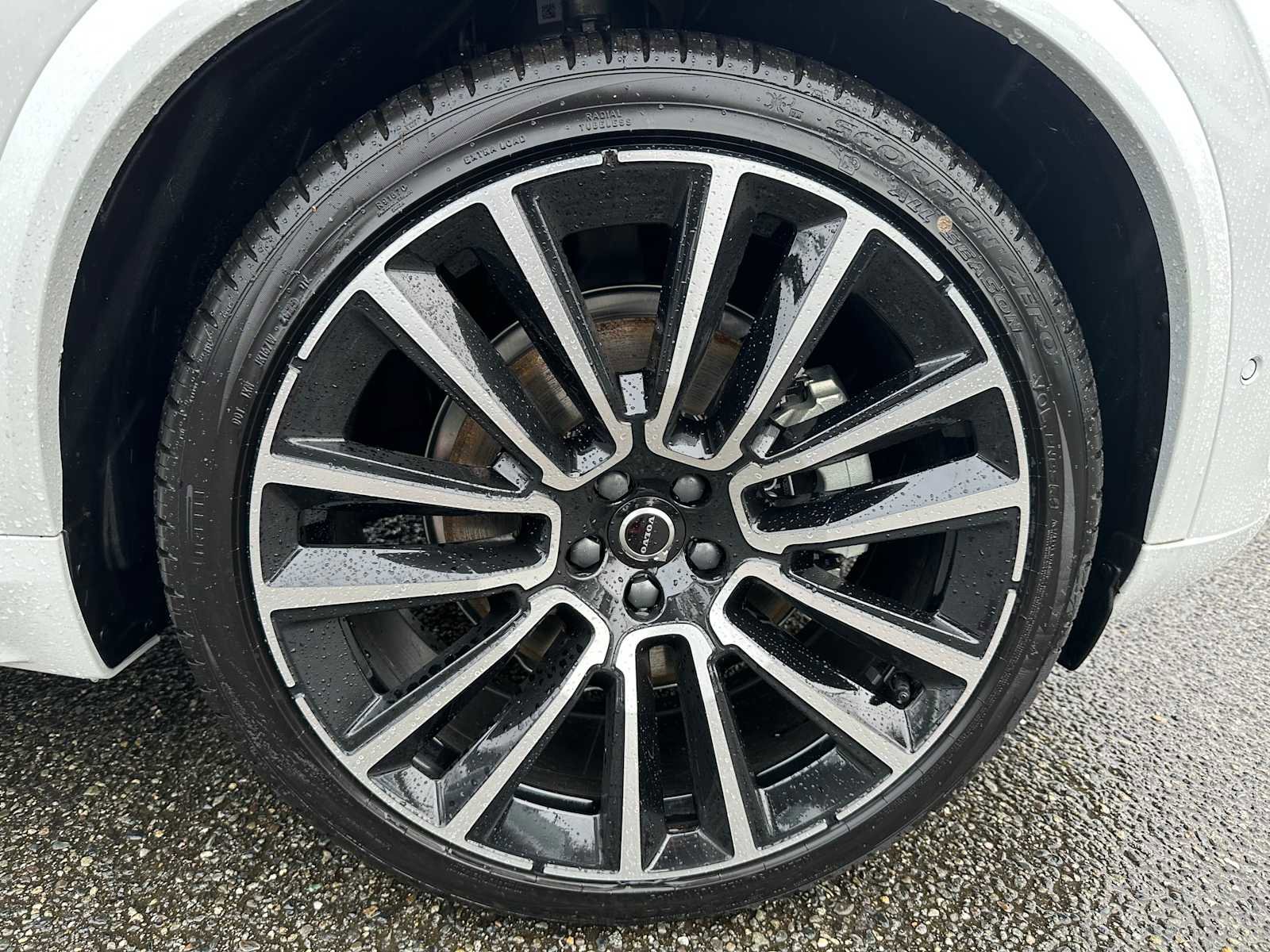 New 2026 Volvo XC90 B6 Ultra w/ Lounge Package image 9